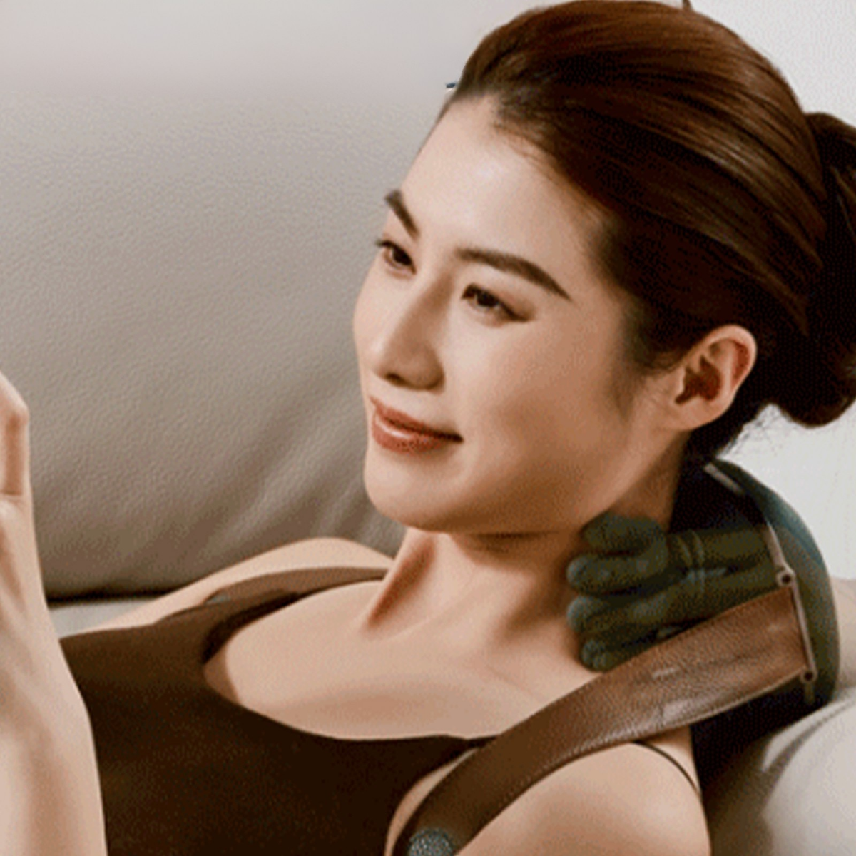 Relaxiz Smart Neck and Shoulder Massager – Comfortable Home Massage for Stress Relief